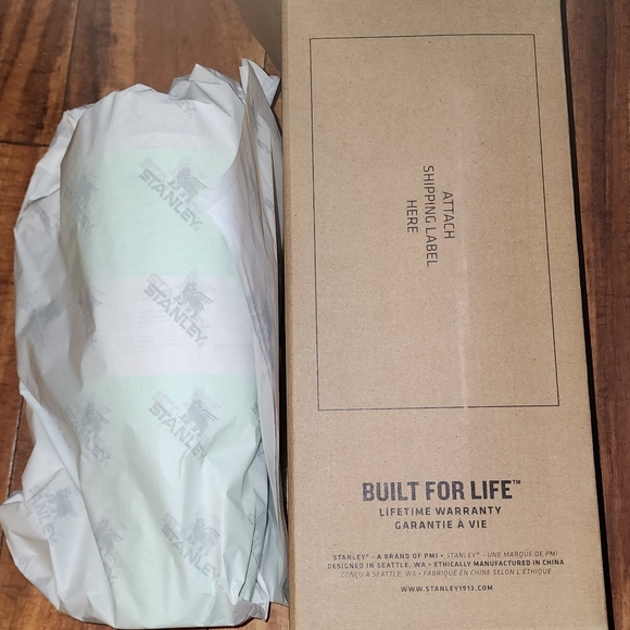 STANLEY 40OZ NEON GREEN TUMBLER - Picture 2 of 3